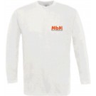 color:white